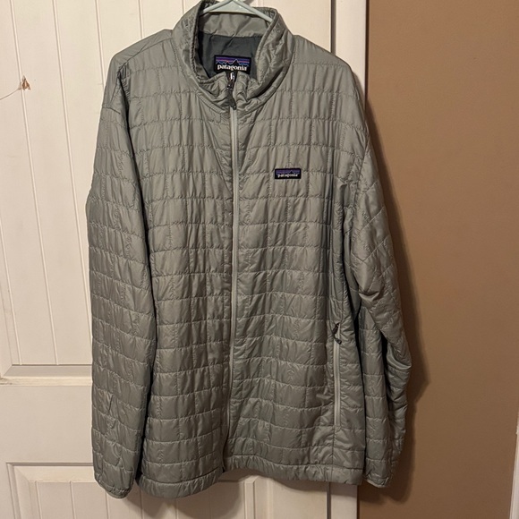 Patagonia Men's Gray Puffer Jacket
